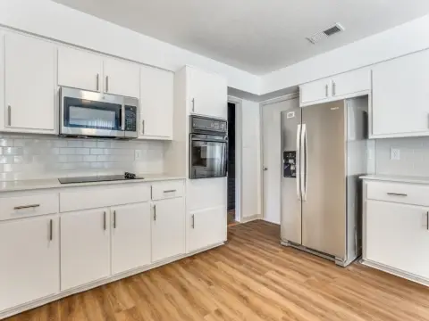 Six-Bedroom Duplex with Garages