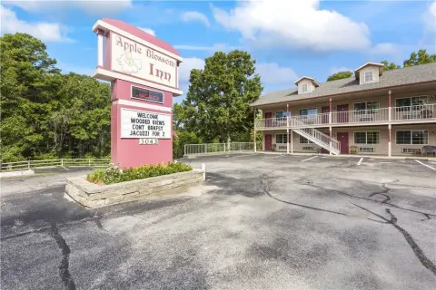 29-Key Hotel with Mountain Views