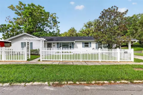 Historic District Duplex with Furnishings