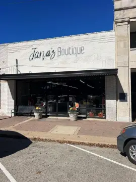 Downtown Athens Retail/Salon Opportunity