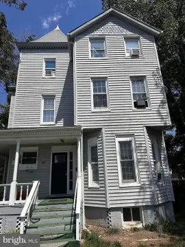 Baltimore Triplex with High Income