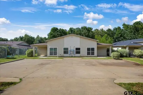 Duplex Near UT Tyler