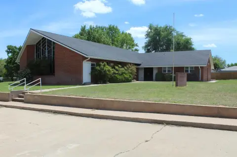 Well-Kept Building on Corner Lot
