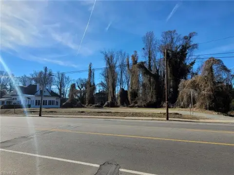 Mixed-Use Lot Near Downtown Elkin