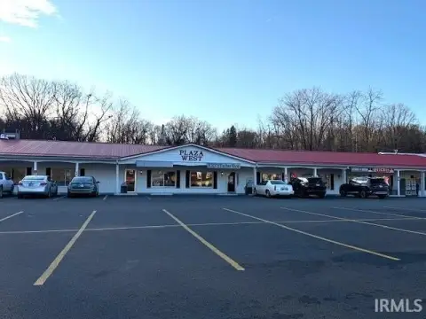 Retail Space in Plaza West