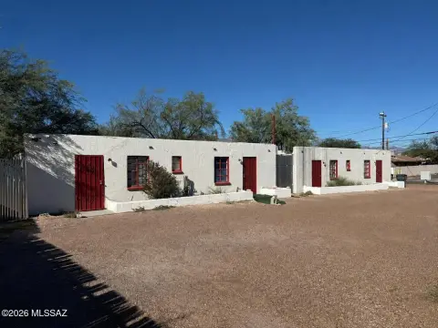 4-Unit Studio Multifamily Property