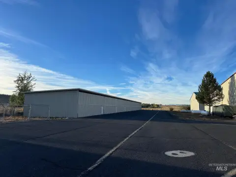 Hangar For Sale in McCall