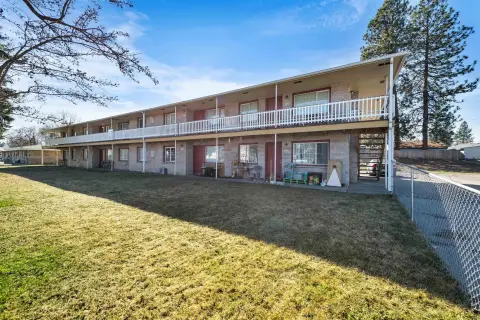 10-Unit Apartment Building