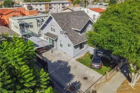 Updated Quadruplex in Downtown Long Beach