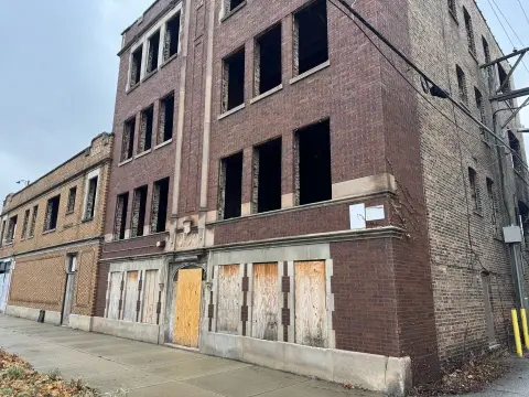 Mixed-Use Building in Chicago