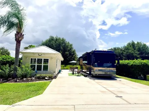 Motorcoach Resort Lot with Suite