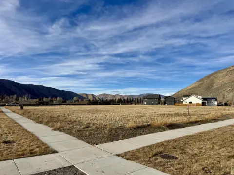 Hailey Land in Sunbeam Subdivision