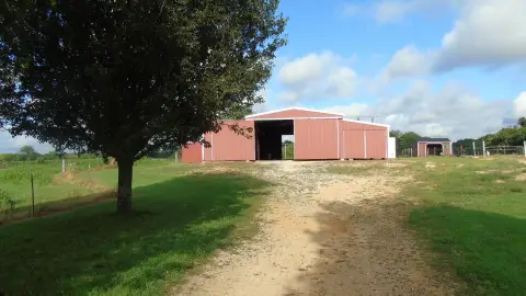 Killen Acreage with Metal Barn