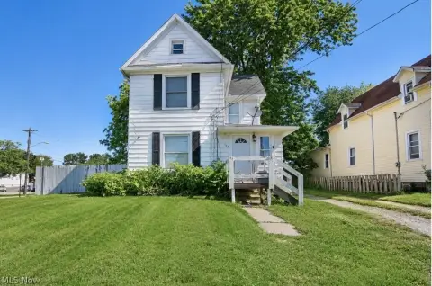 Picture of Duplexes at 403 New Street, Fairport Harbor, OH