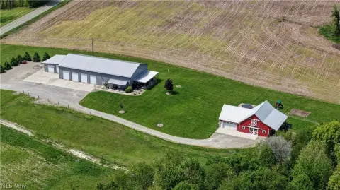 Barndominium and Barn on 7.34 Acres