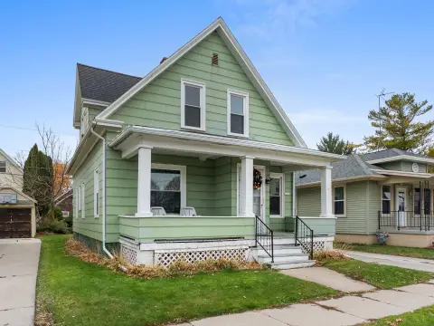 Sheboygan Duplex: Income Opportunity