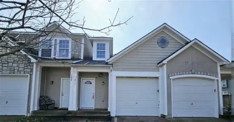6-Unit Apartment Building