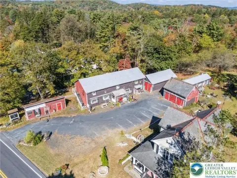 Historic Barn with Commercial Potential