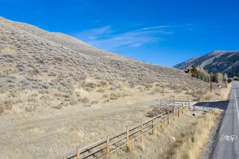 Scenic East Fork Valley Parcel