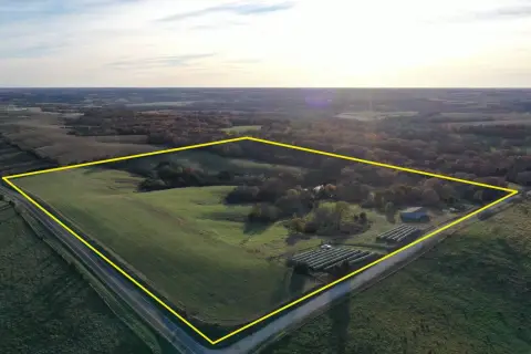 Land Near Iowa Border