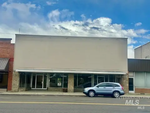 Prime Commercial Space on Main
