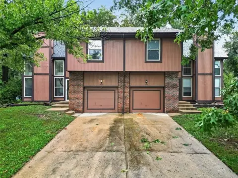 Duplex with Fenced Yards