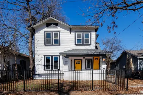 Renovated Duplex in Historic District