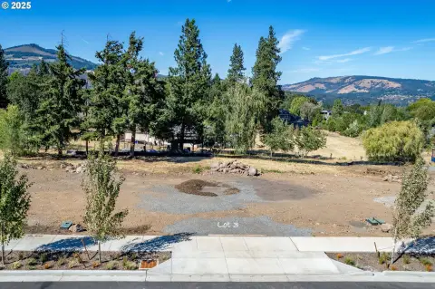 Ready-to-Build Lots in Hood River