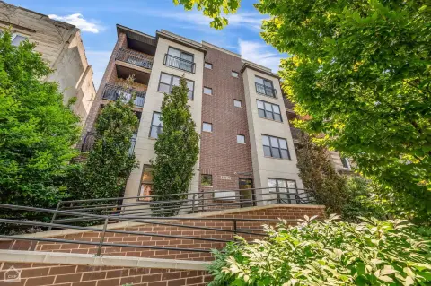 Bronzeville Collection: Boutique Residential Building