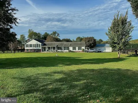 Darlington Farm with Horse Barn