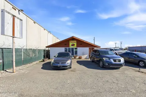 Wapato Commercial Property For Sale