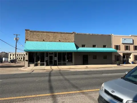 Downtown Cleburne Retail/Office Opportunity