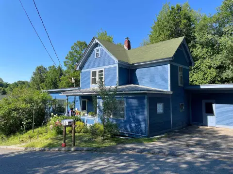 Refreshed Triplex with River Access