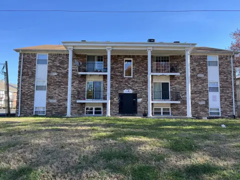 Springfield Multifamily Building Near Mercy