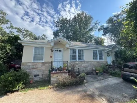 Duplex in Prime Tallahassee Location