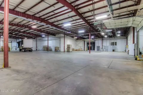 Warehouses with East Rail Spur