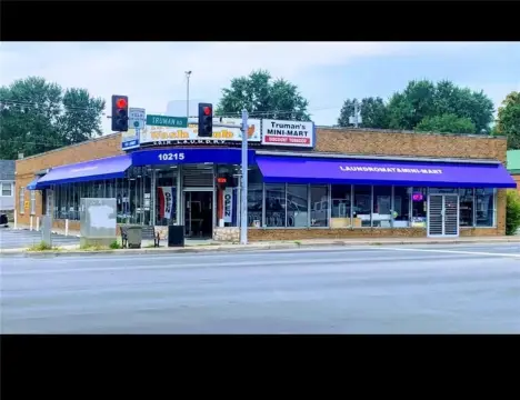 Retail Building with Laundromat