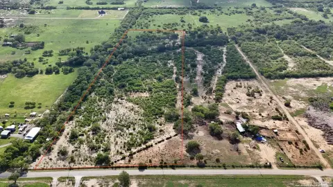 Land in St. Hedwig, TX