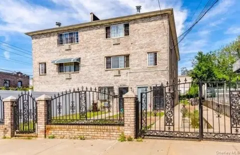 Bronx Triplex with Garage
