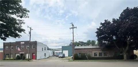 Flex Property with Three Buildings