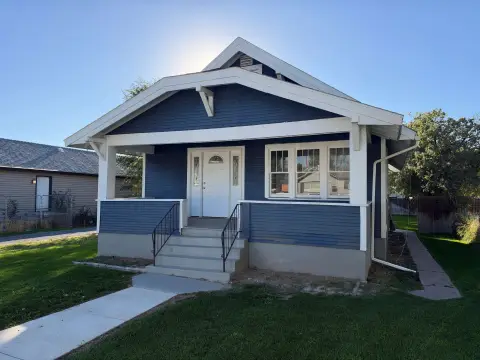 Over-Under Duplex with Detached Garage