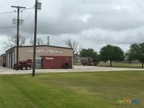 Land in Midfield, Texas
