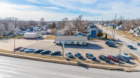 High-Visibility Commercial Property in Marshalltown
