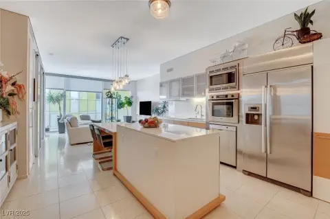 Luxury High-Rise Living in Las Vegas