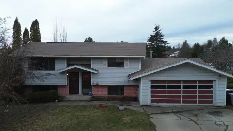 Well-Maintained Duplex Near WSU