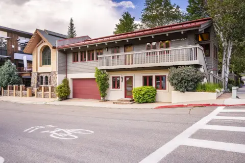 Ketchum Live/Work Building with Residence