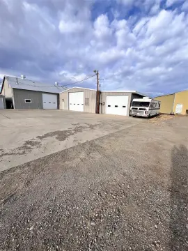 Distribution Center with Oversized Bays