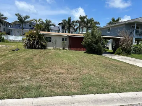 Residential Land in Redington Shores