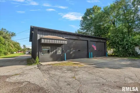 Two-Bay Flex Space