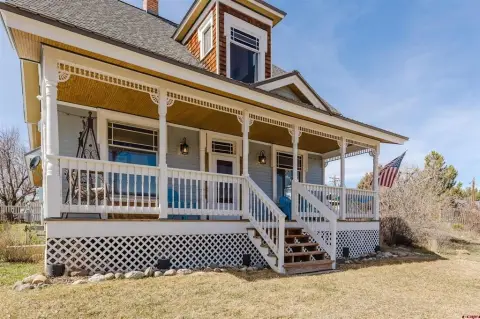 Historic Mixed-Use Bed & Breakfast